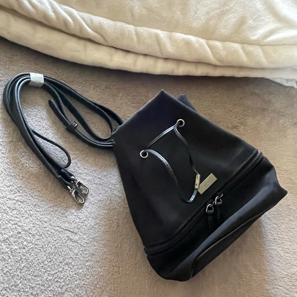 Authentic black Gucci Bucket Bag